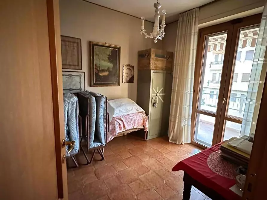 Immagine 15 di Appartamento in vendita  a Massa