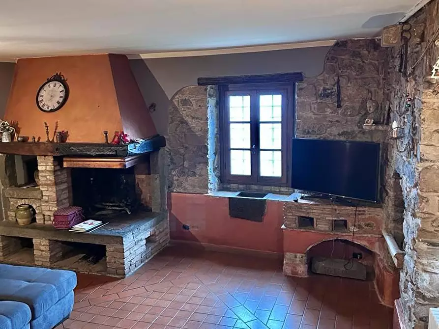 Immagine 5 di Casa indipendente in vendita  a Fivizzano