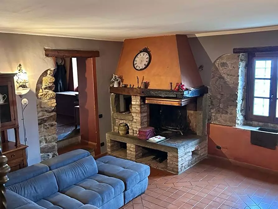 Immagine 4 di Casa indipendente in vendita  a Fivizzano