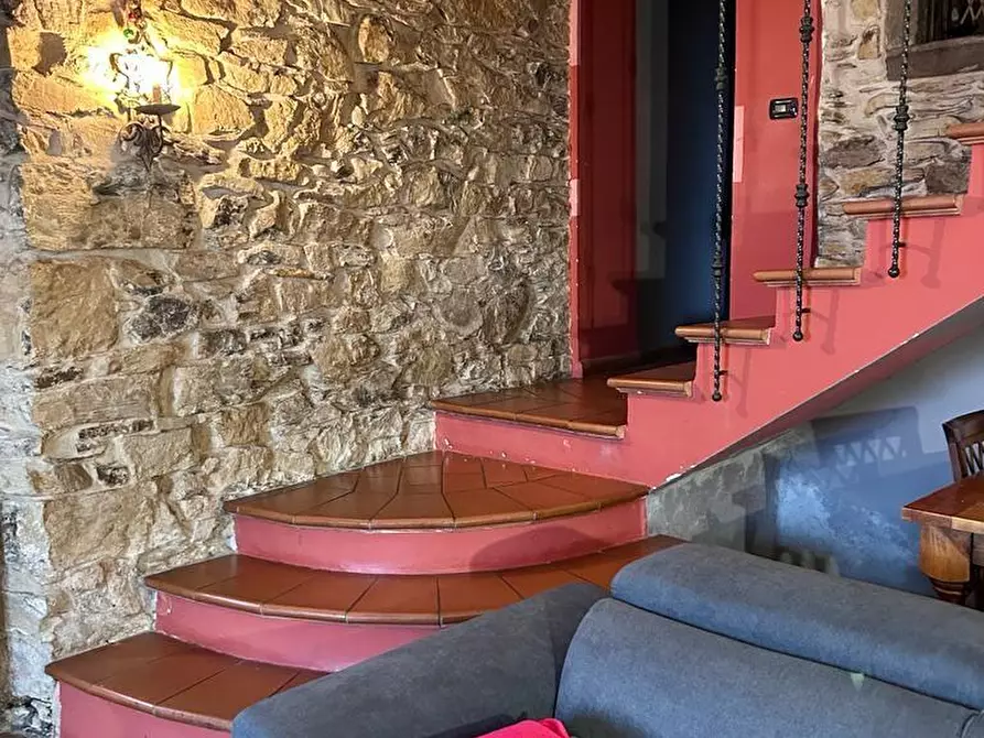 Immagine 8 di Casa indipendente in vendita  a Fivizzano