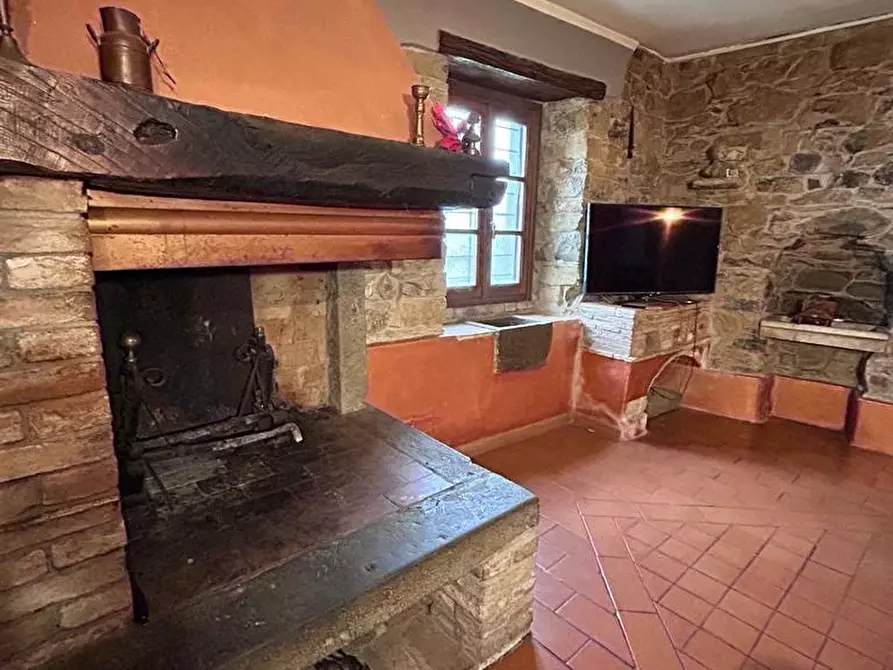 Immagine 13 di Casa indipendente in vendita  a Fivizzano