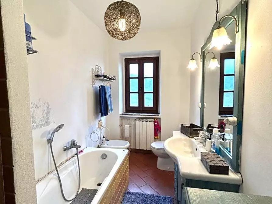 Immagine 25 di Casa indipendente in vendita  a Fivizzano