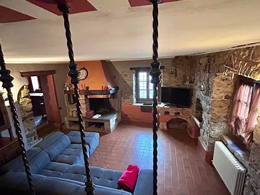 Immagine 11 di Casa indipendente in vendita  a Fivizzano