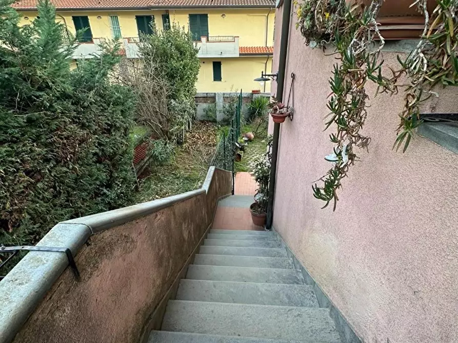 Immagine 45 di Villetta a schiera in vendita  a Massa