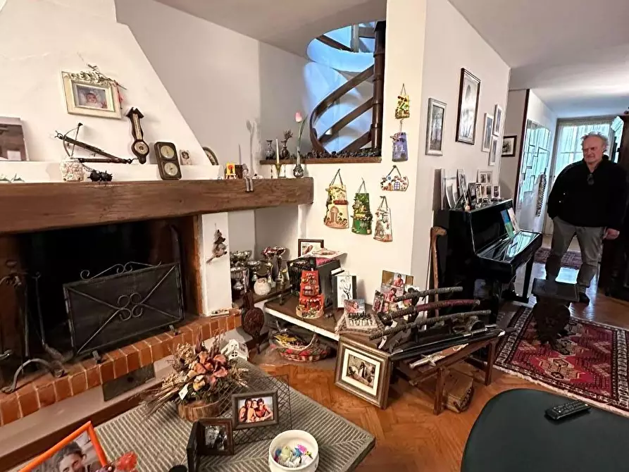 Immagine 14 di Villetta a schiera in vendita  a Massa