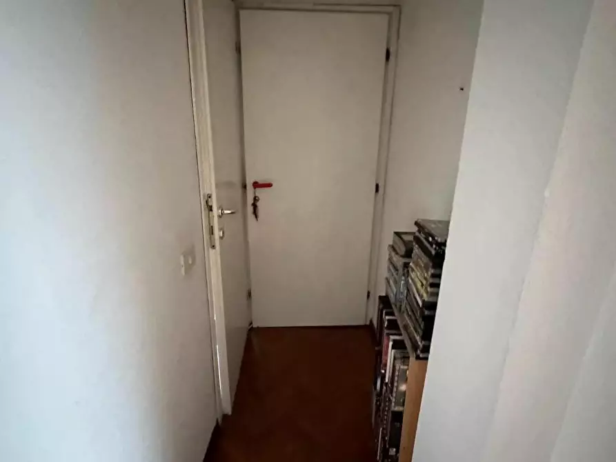 Immagine 40 di Villetta a schiera in vendita  a Massa