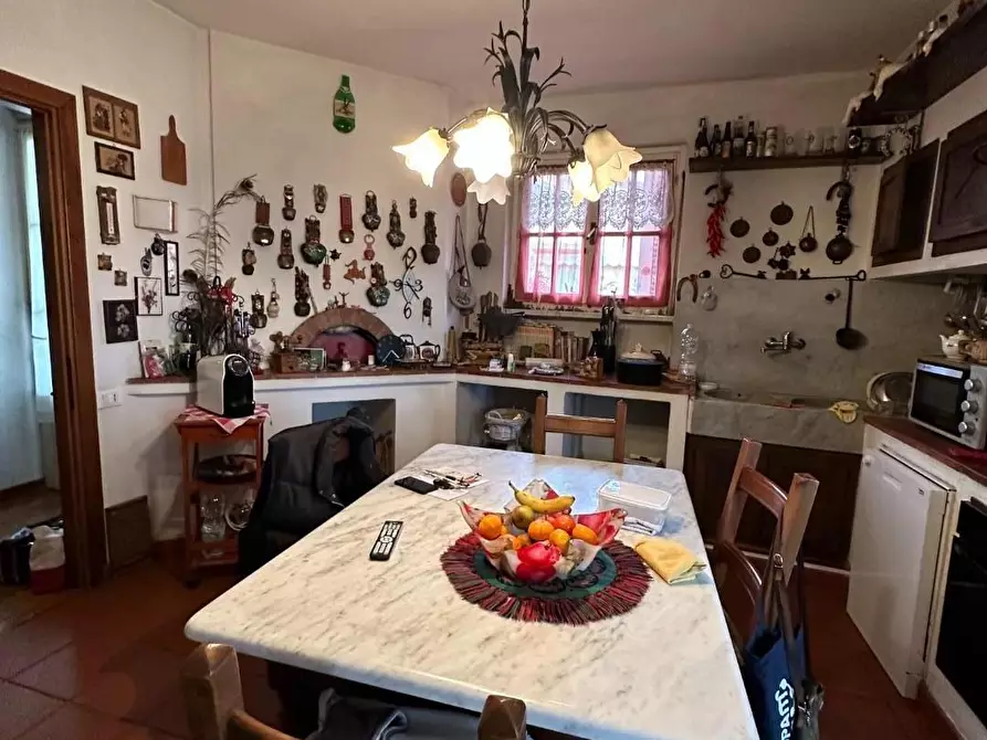 Immagine 2 di Villetta a schiera in vendita  a Massa