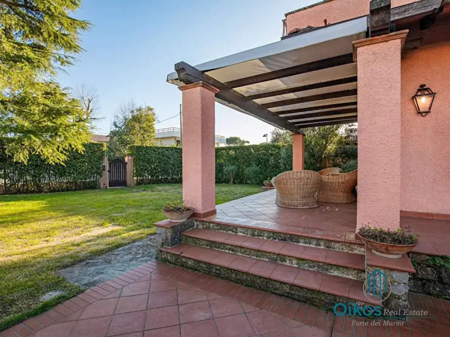 Immagine 5 di Villa in affitto  a Forte Dei Marmi