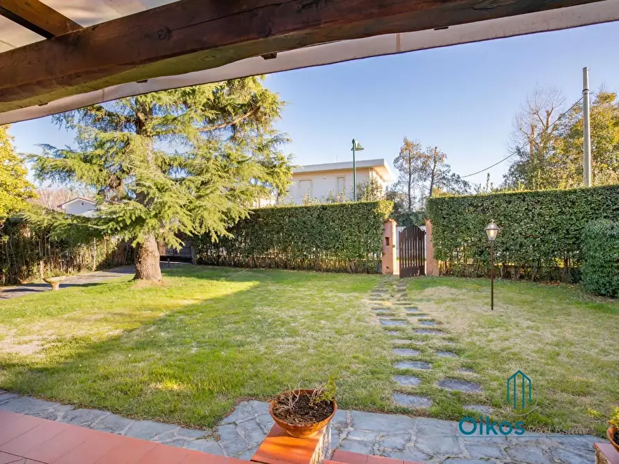 Immagine 3 di Villa in affitto  a Forte Dei Marmi