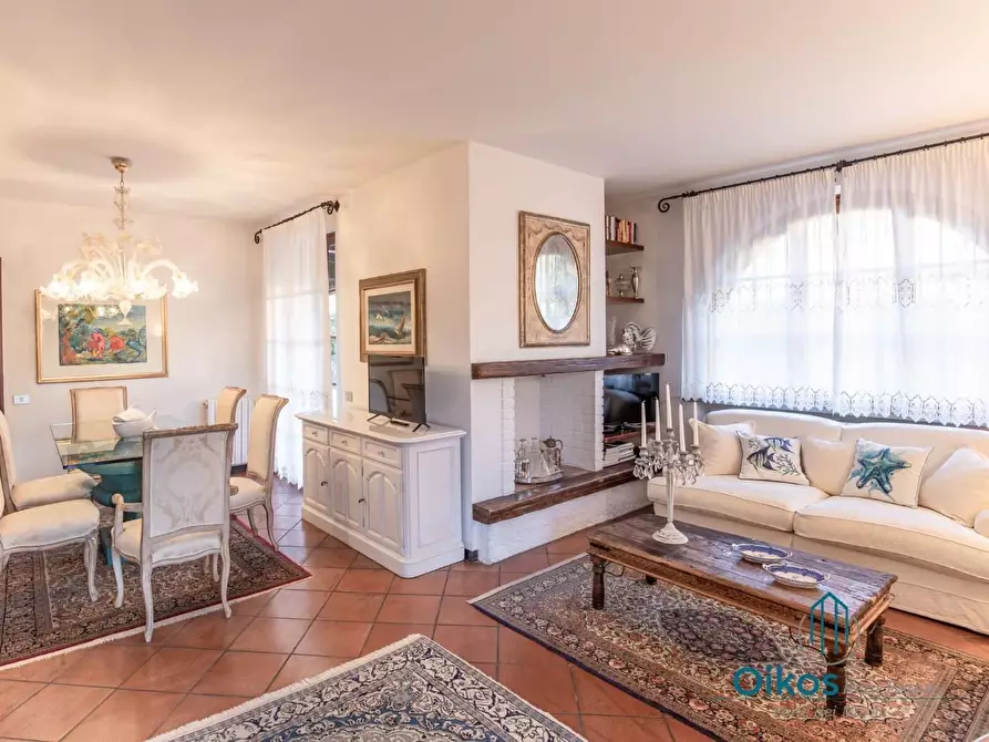 Immagine 12 di Villa in affitto  a Forte Dei Marmi