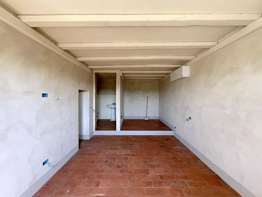 Immagine 19 di Casa indipendente in vendita  a Camaiore
