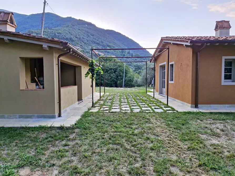 Immagine 27 di Casa indipendente in vendita  a Camaiore