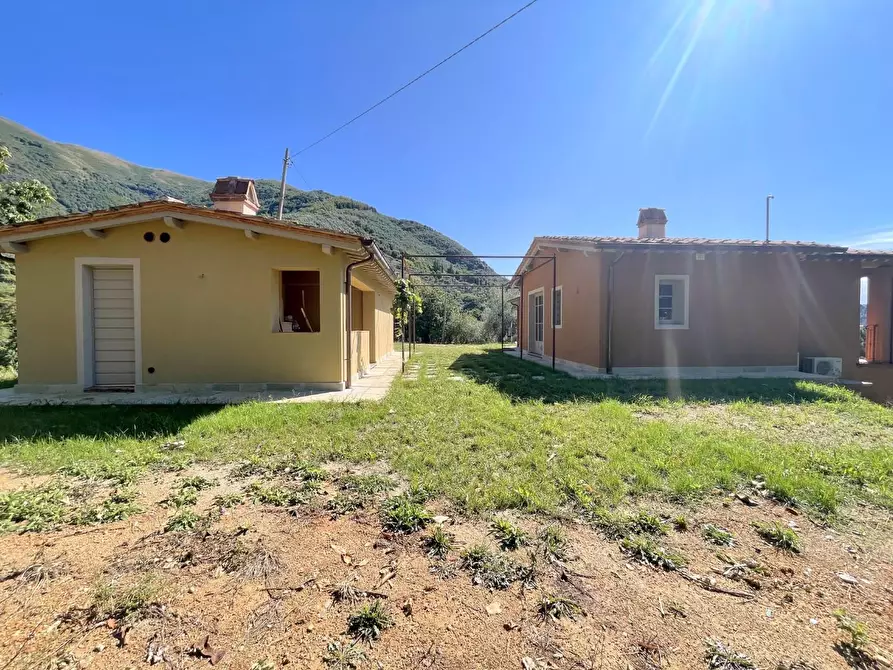 Immagine 25 di Casa indipendente in vendita  a Camaiore