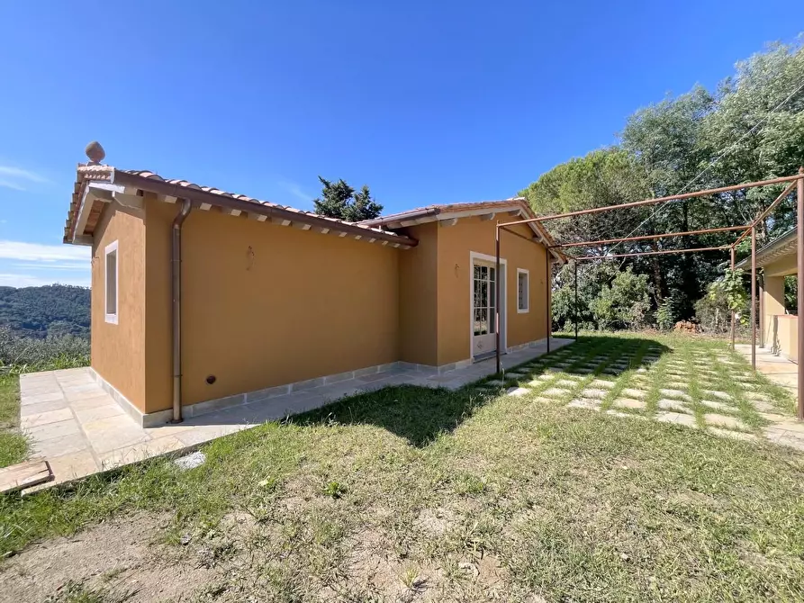 Immagine 4 di Casa indipendente in vendita  a Camaiore