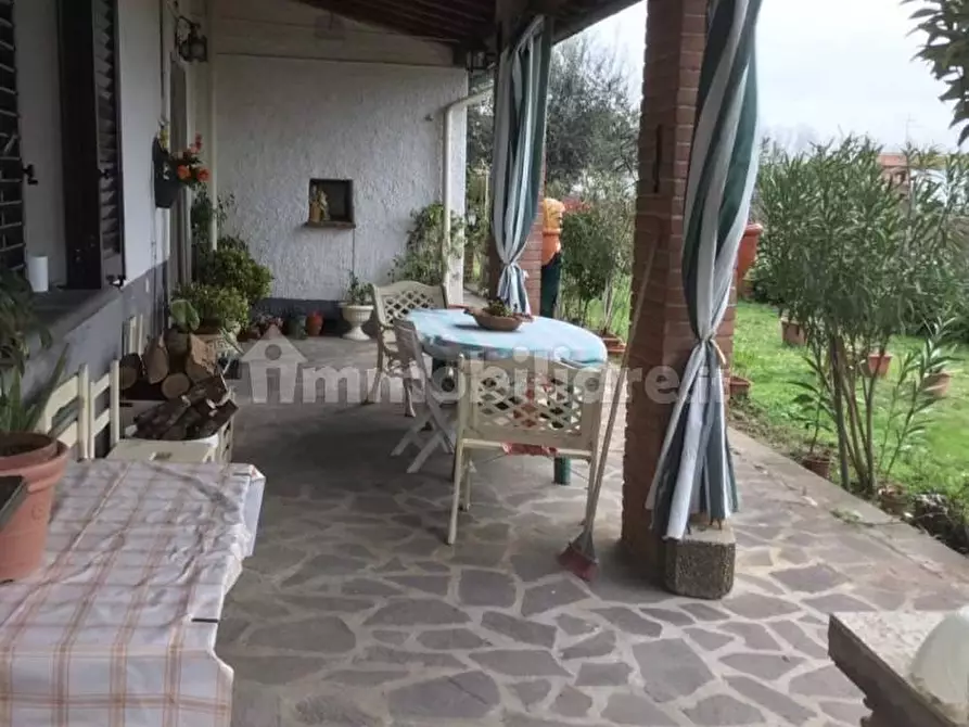 Immagine 1 di Casa colonica in vendita  a Santa Maria A Monte