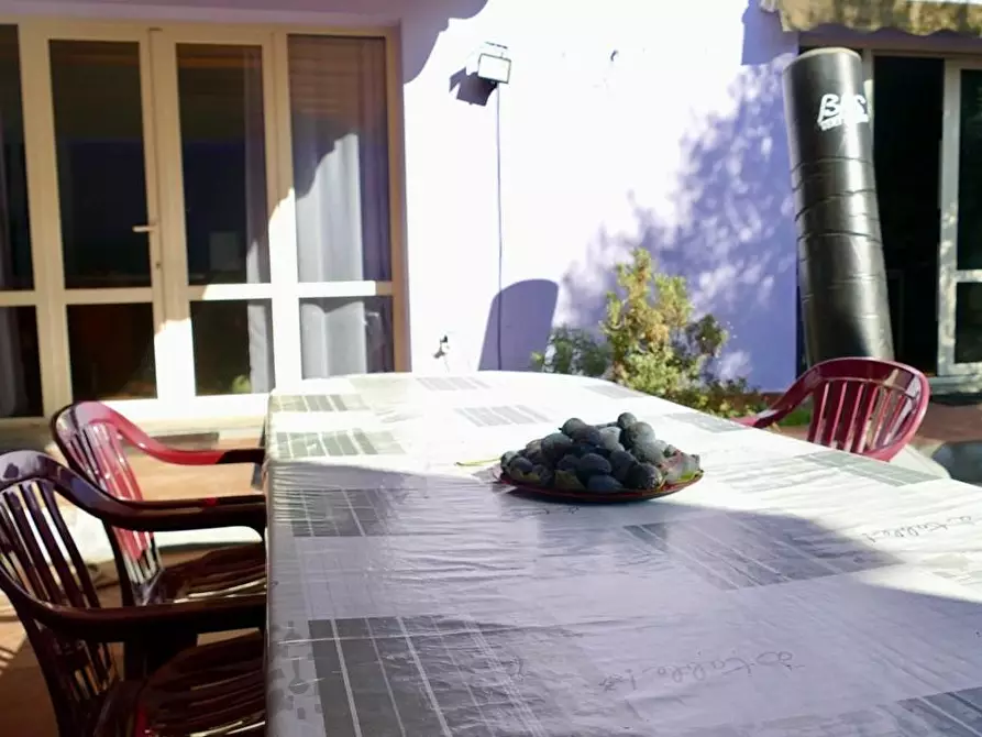 Immagine 3 di Villa in vendita  a Cascina