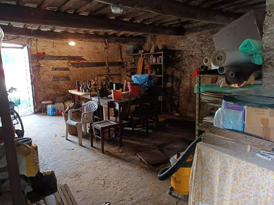 Immagine 15 di Deposito in vendita  a Capannori