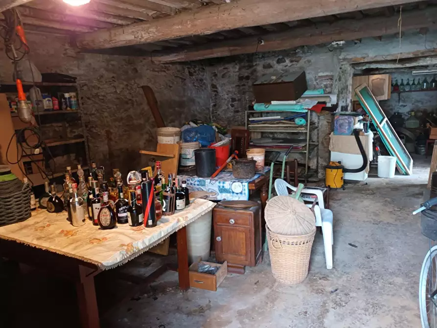 Immagine 11 di Deposito in vendita  a Capannori