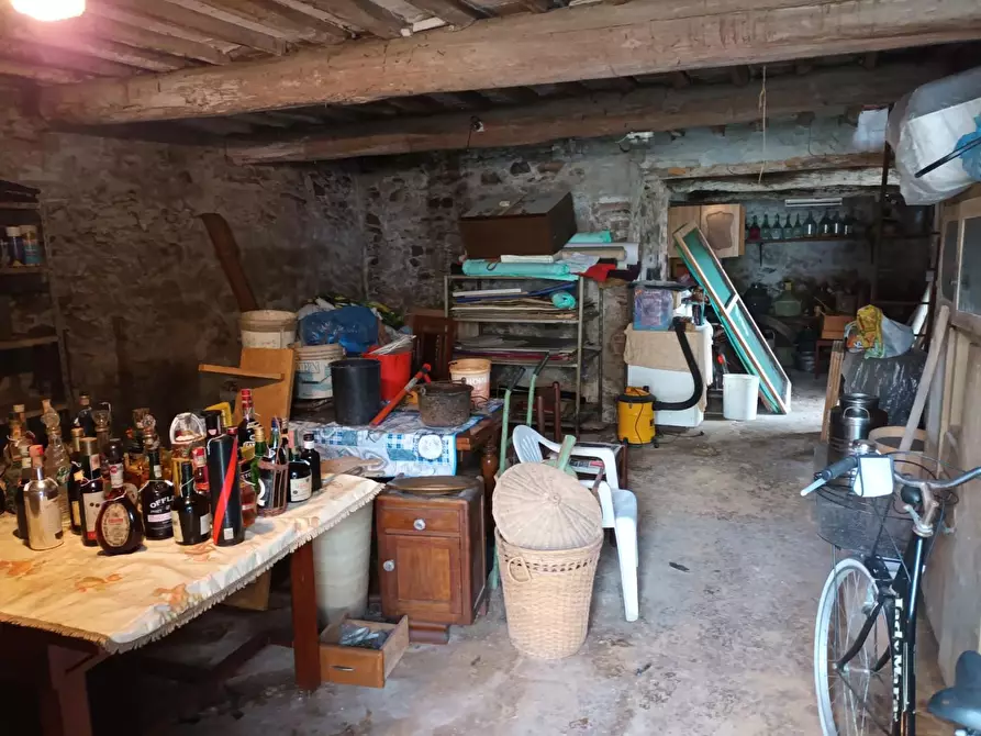 Immagine 12 di Deposito in vendita  a Capannori