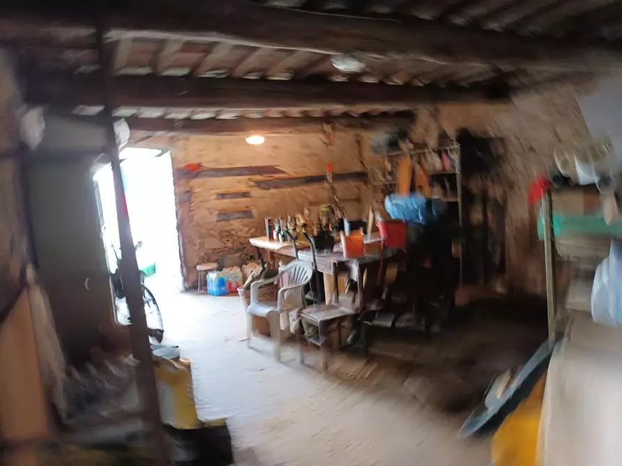 Immagine 14 di Deposito in vendita  a Capannori