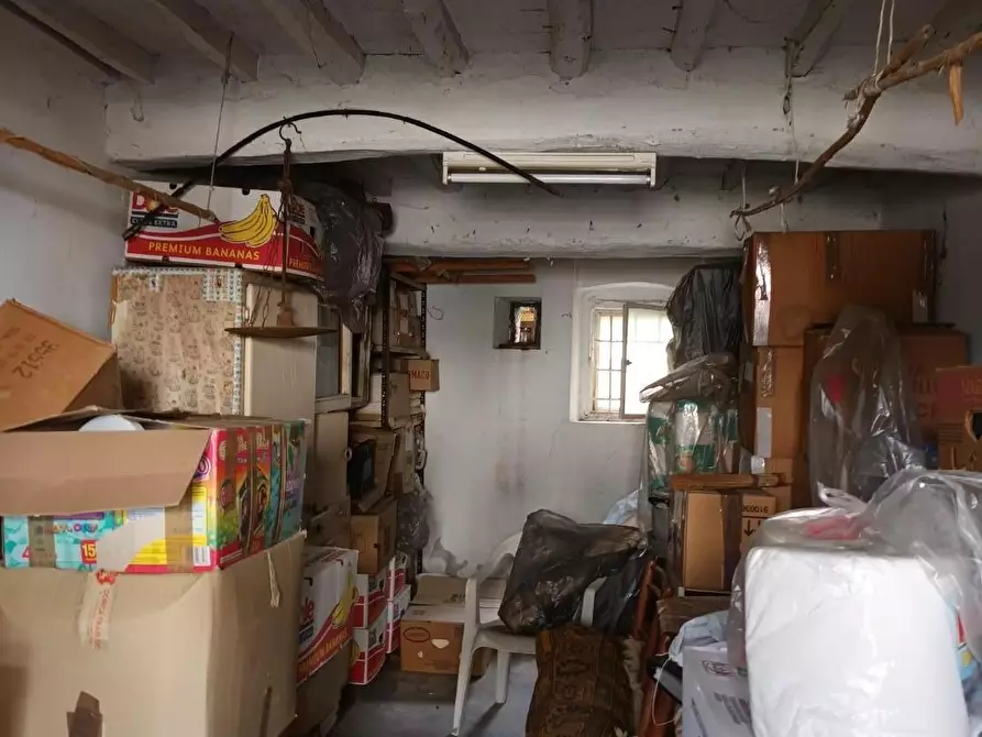 Immagine 18 di Deposito in vendita  a Capannori