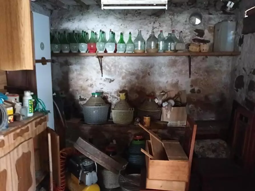 Immagine 9 di Deposito in vendita  a Capannori