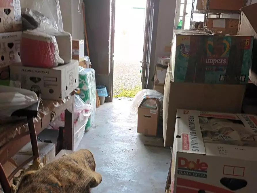 Immagine 16 di Deposito in vendita  a Capannori
