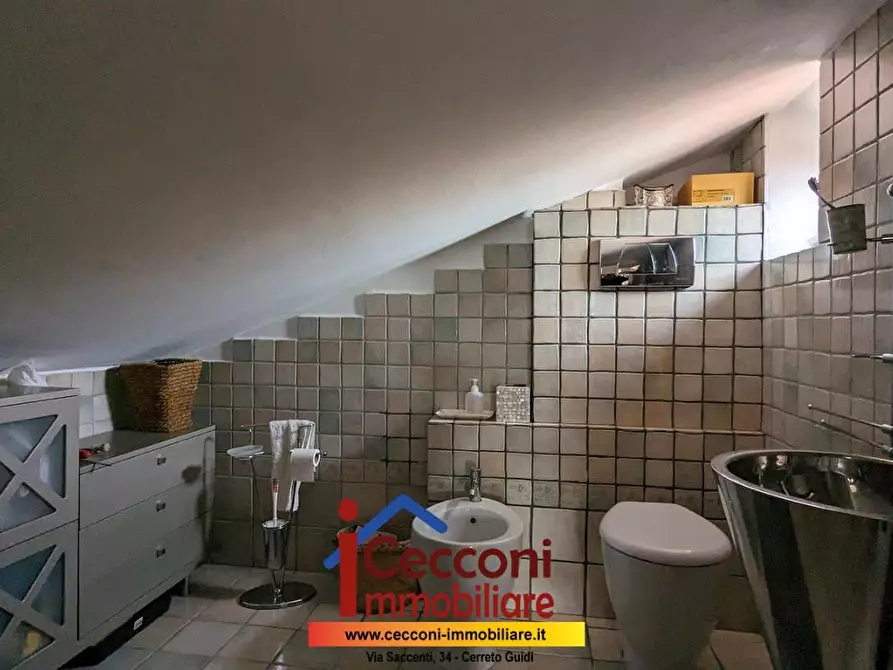 Immagine 25 di Mansarda in vendita  a Empoli