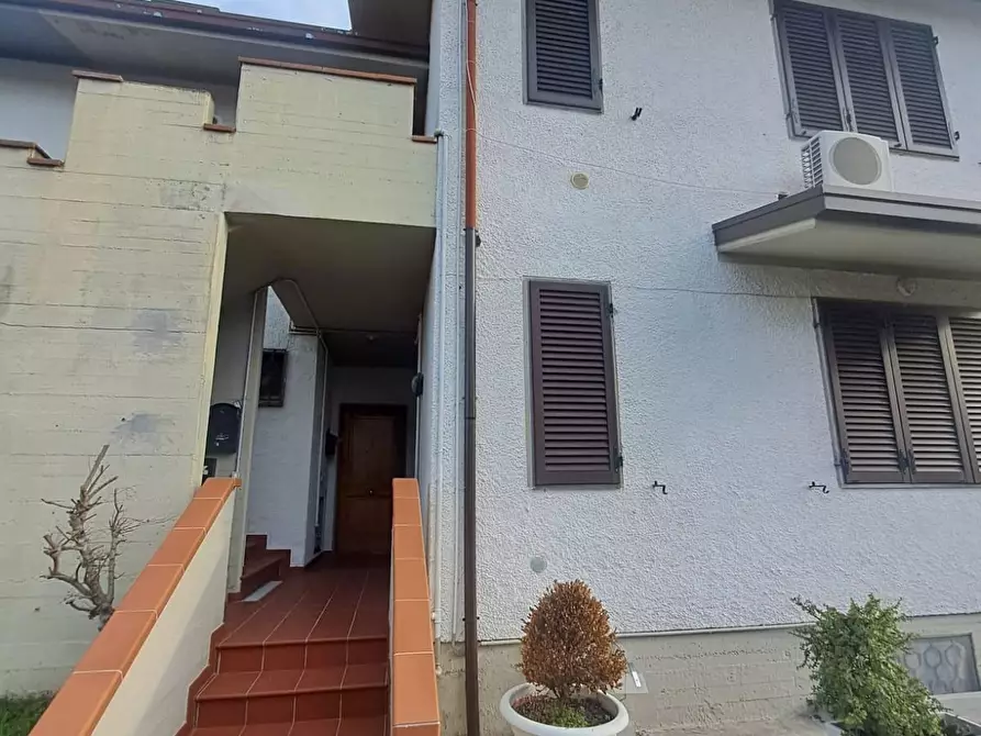 Immagine 14 di Appartamento in vendita  a Seravezza