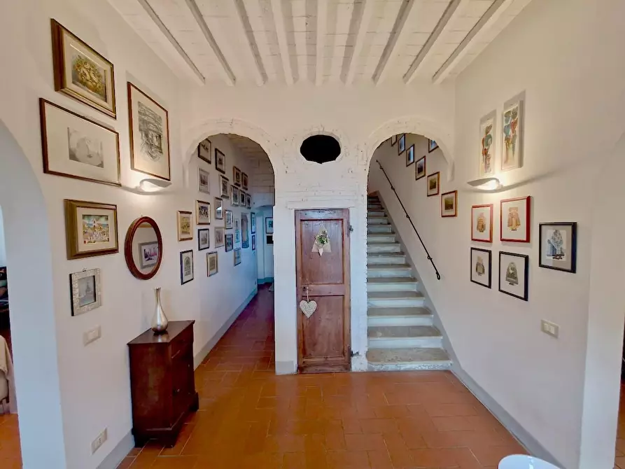 Immagine 9 di Villa in vendita  a San Giuliano Terme