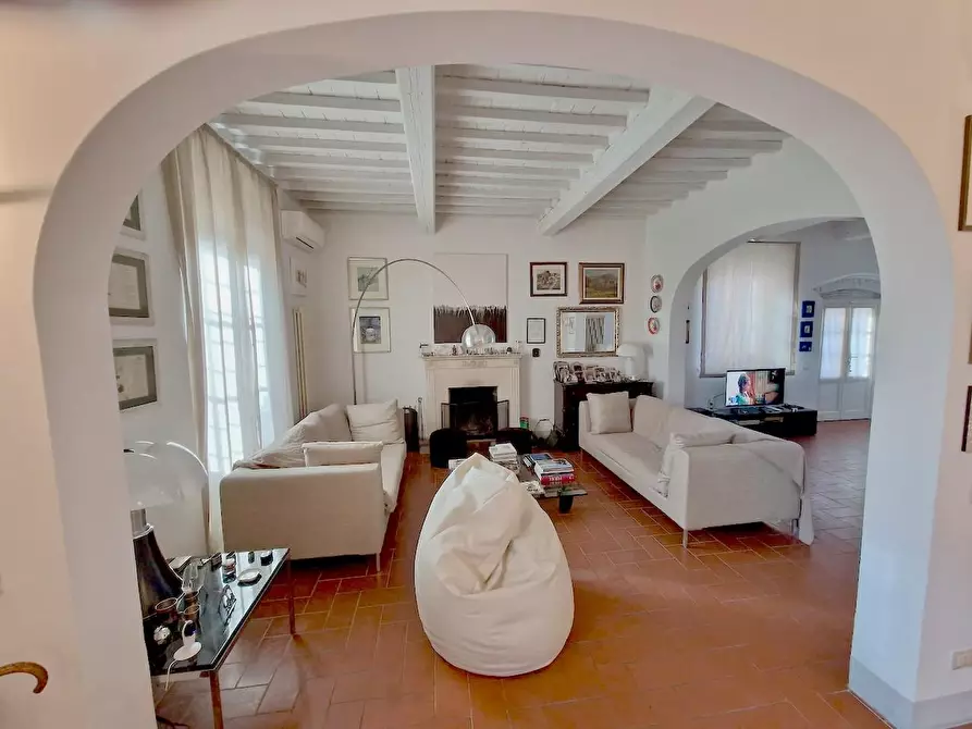 Immagine 18 di Villa in vendita  a San Giuliano Terme