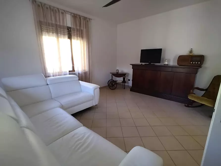 Immagine 9 di Casa indipendente in vendita  a Ortonovo