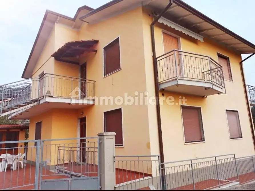 Immagine 2 di Casa indipendente in vendita  a Ortonovo