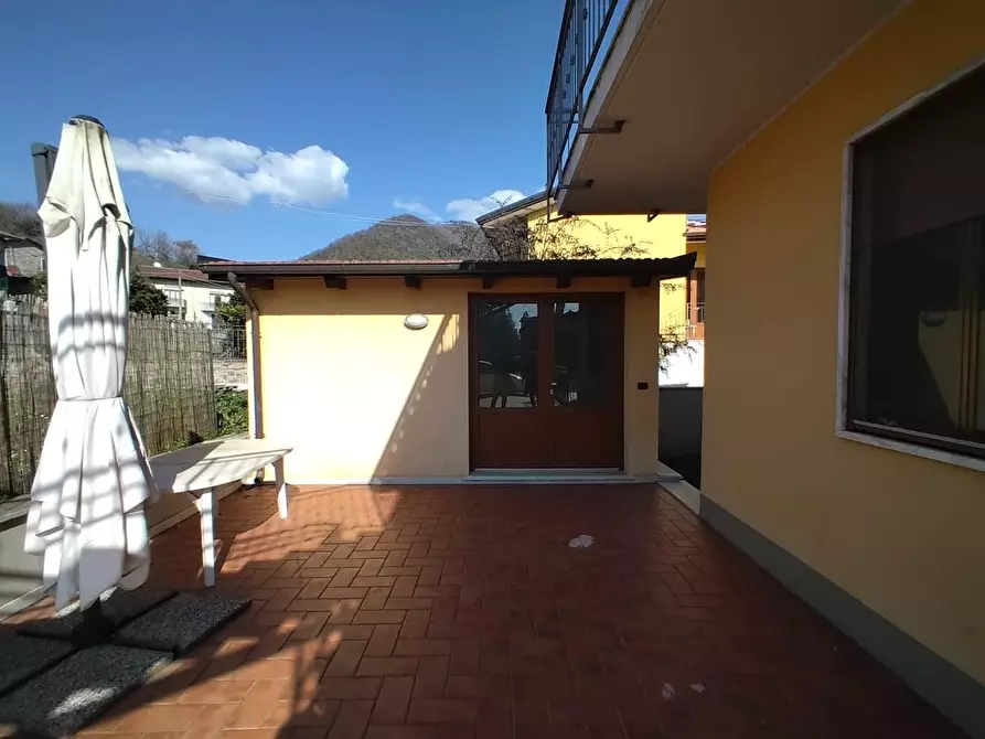 Immagine 3 di Casa indipendente in vendita  a Ortonovo