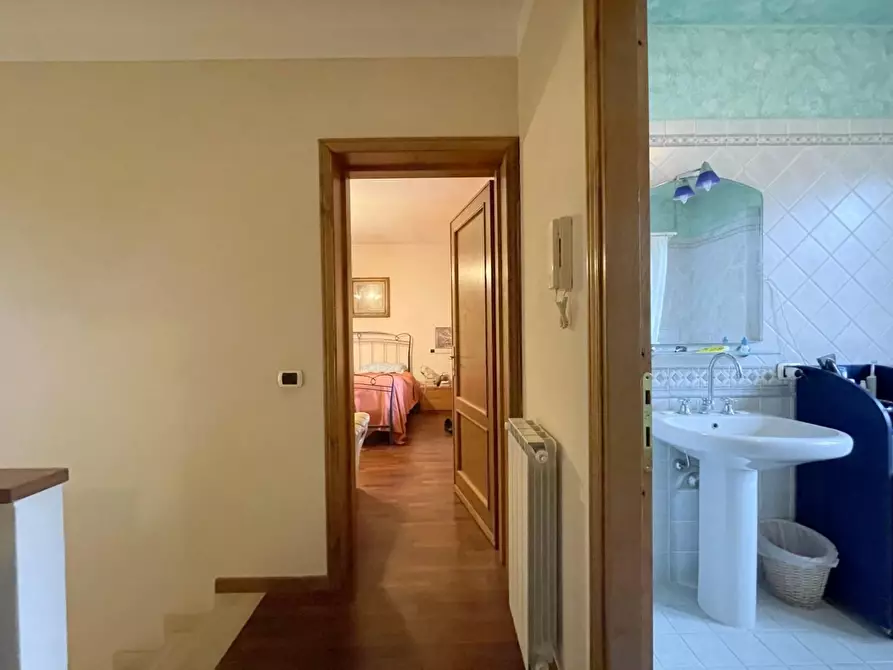 Immagine 27 di Casa indipendente in vendita  a Camaiore