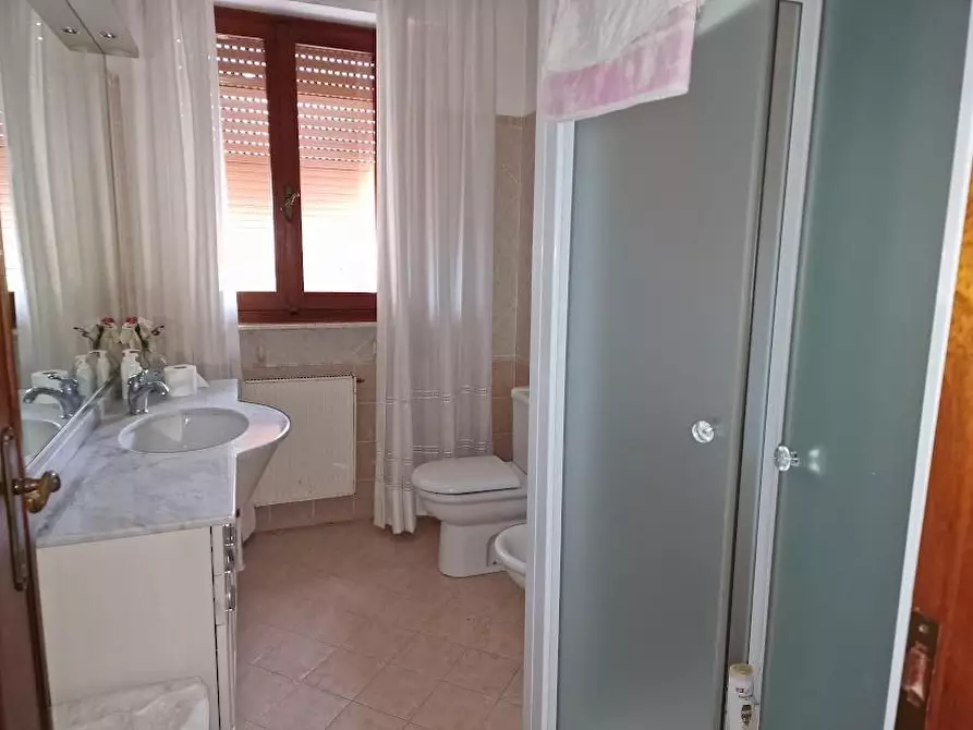 Immagine 11 di Porzione di casa in vendita  a Carrara