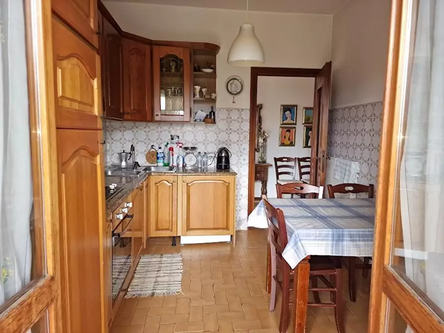 Immagine 5 di Porzione di casa in vendita  a Carrara