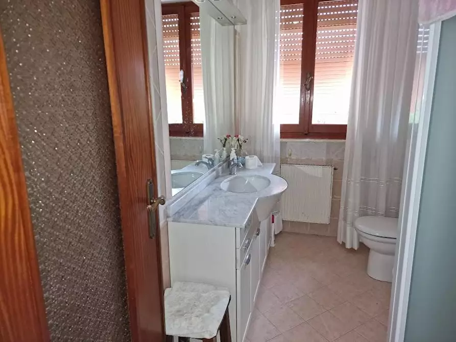 Immagine 12 di Porzione di casa in vendita  a Carrara