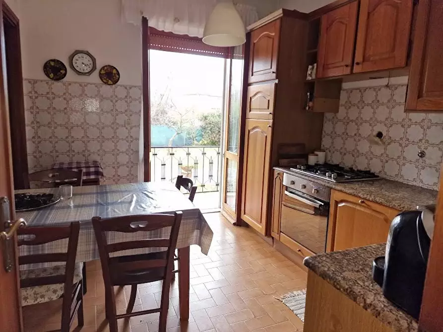 Immagine 4 di Porzione di casa in vendita  a Carrara