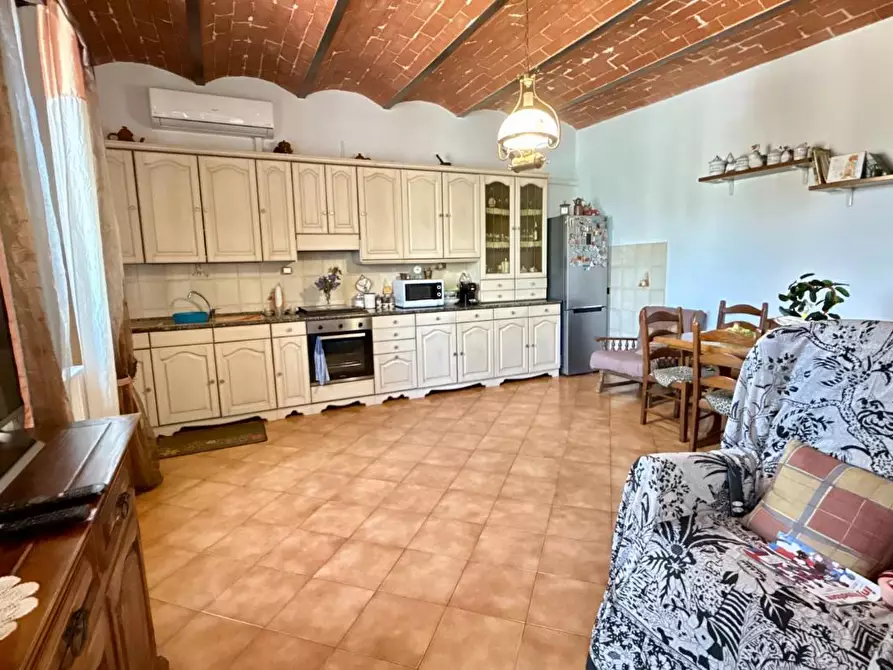 Immagine 9 di Rustico / casale in vendita  a Vicopisano