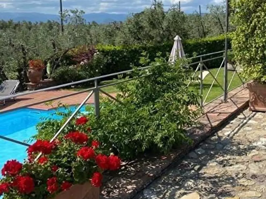 Immagine 3 di Deposito in vendita  a Vinci