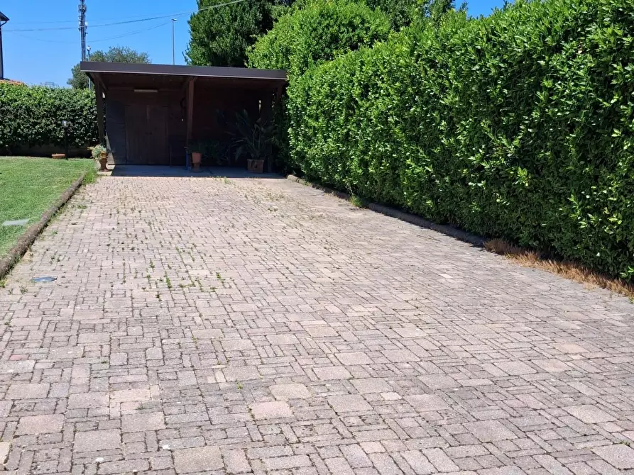Immagine 13 di Villa in vendita  a Castelfranco Di Sotto