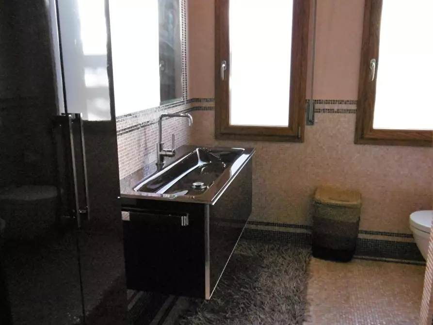 Immagine 7 di Villa in vendita  a Vinci