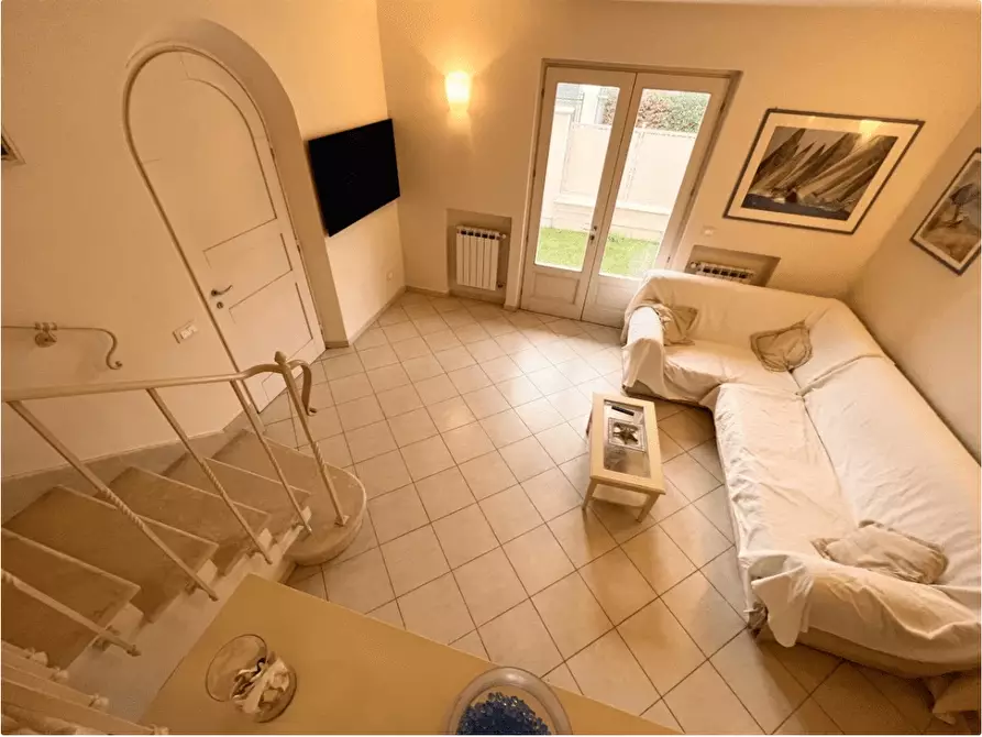 Immagine 18 di Villa in vendita  a Forte Dei Marmi