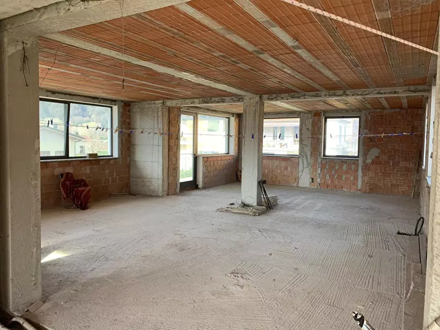 Immagine 4 di Locale commerciale in affitto  a Coreglia Antelminelli