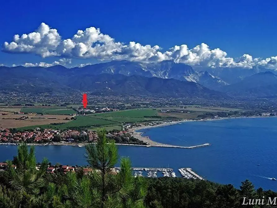 Immagine 10 di Casa bifamiliare in vendita  a Ortonovo