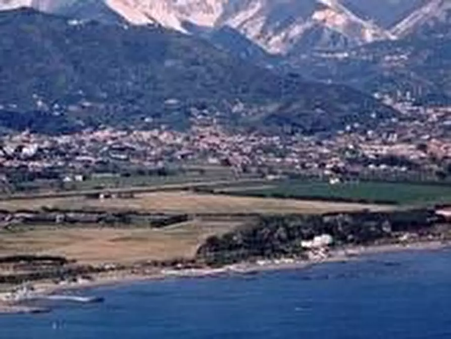 Immagine 8 di Casa bifamiliare in vendita  a Ortonovo