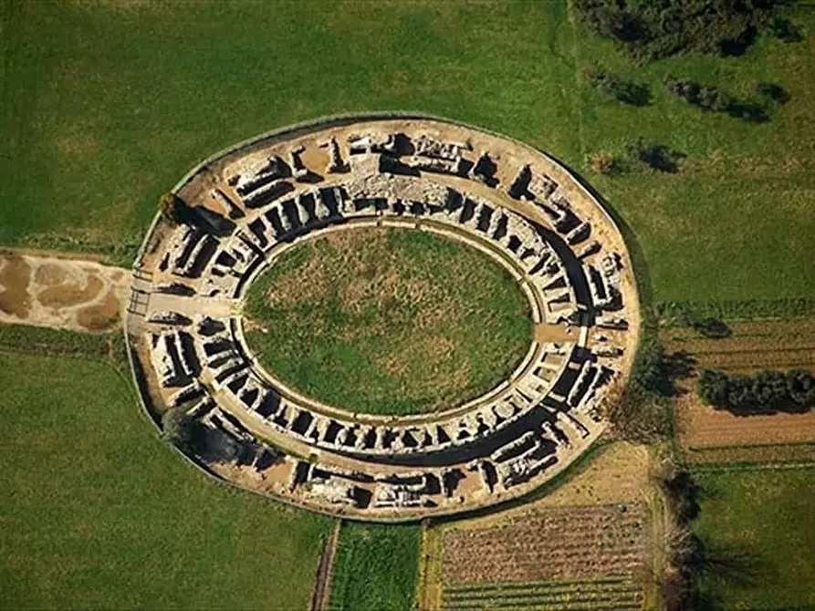 Immagine 9 di Casa bifamiliare in vendita  a Ortonovo