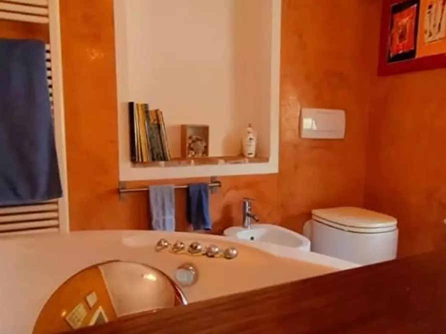 Immagine 10 di Appartamento in vendita  a Villafranca In Lunigiana