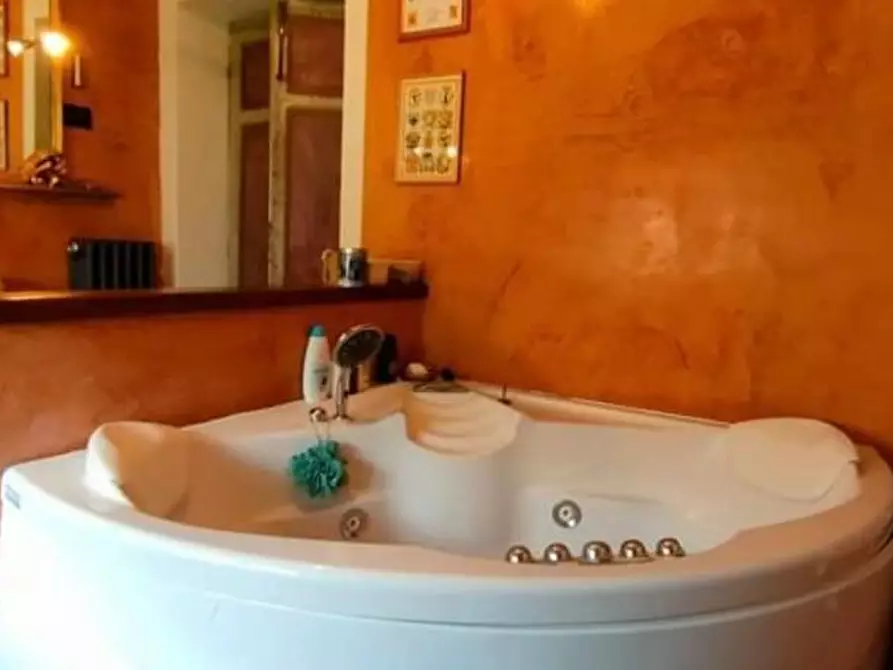 Immagine 9 di Appartamento in vendita  a Villafranca In Lunigiana